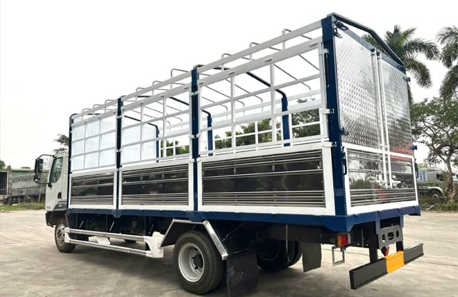 Giá Lăn Bánh Chenglong 7.8 Tấn L3 160Hp Thùng Mui Bạt 6m3