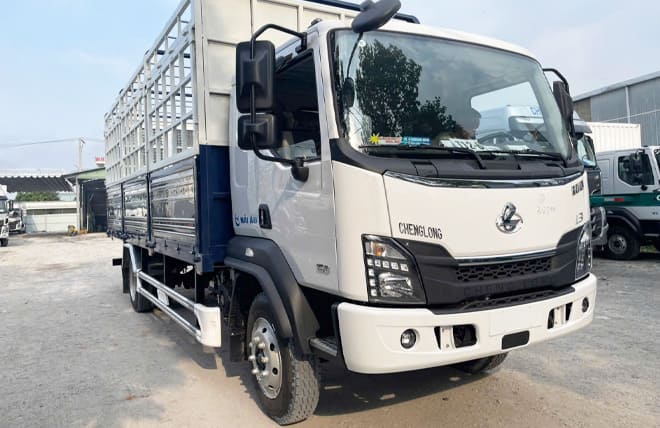 Hình 1: Giá Lăn Bánh Chenglong 7.3 Tấn L3 160Hp Mui Bạt 7m