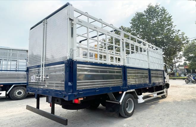 Hình 3: Giá Lăn Bánh Chenglong 7.3 Tấn L3 160Hp Mui Bạt 7m