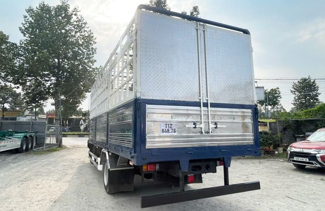 Hình 4: Giá Lăn Bánh Chenglong 7.3 Tấn L3 160Hp Mui Bạt 7m