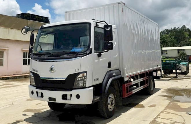 Chenglong L3 160Hp 5 Tấn Thùng Kín 5m9 không chỉ là một phương tiện vận chuyển
